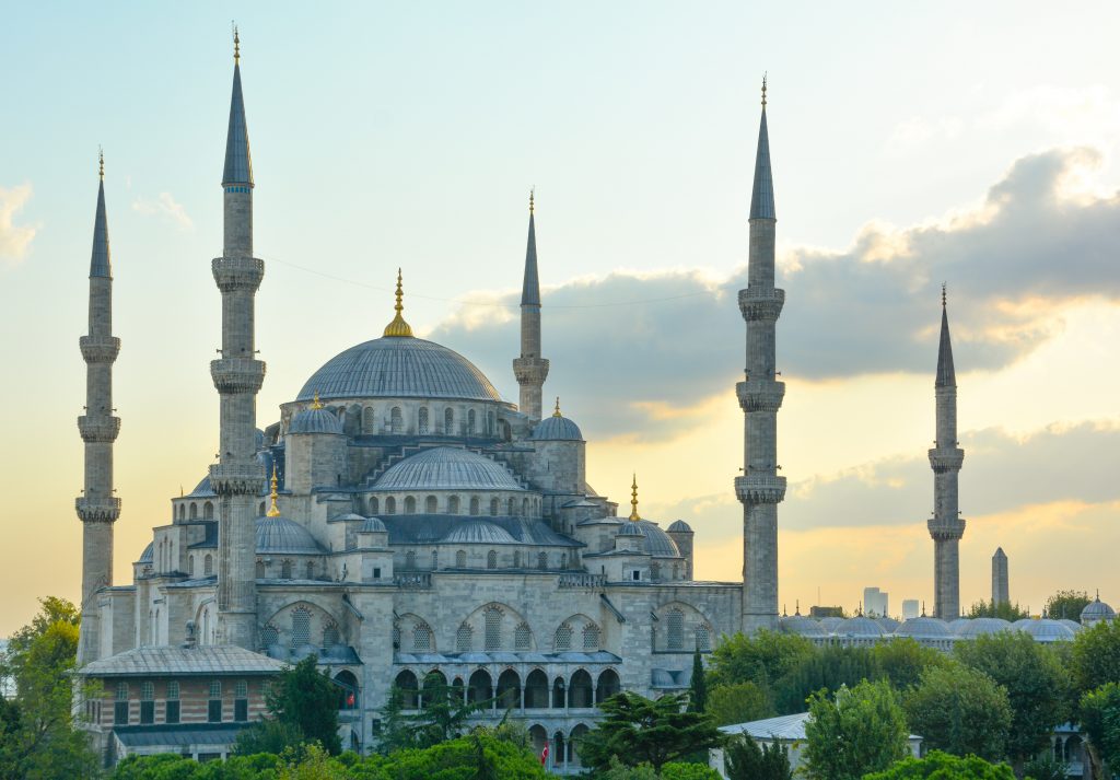 paket tour muslim halal ke masjid biru sultan ahmed istanbul di turki