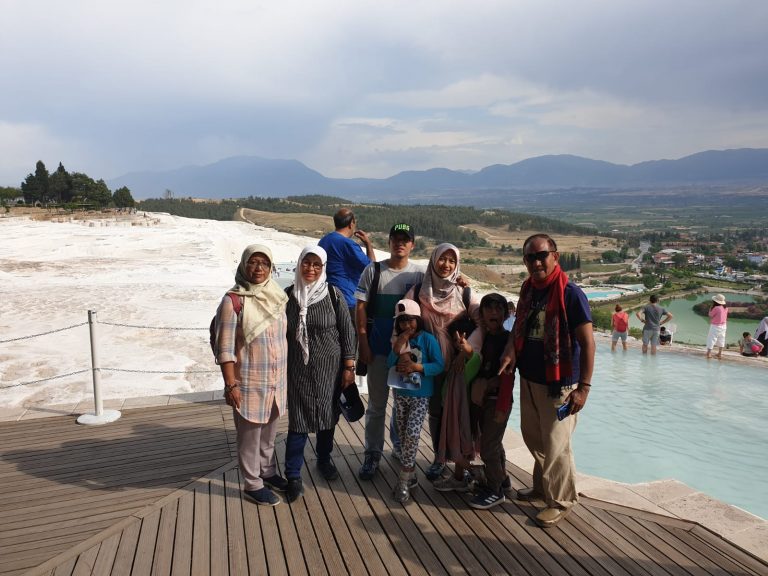 tour liburan wisata family trip ke istana kapas cotton castle pamukkale turki